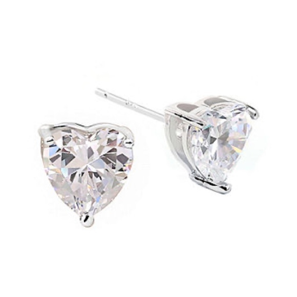 Crislu Heart Earrings 🤍